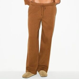 SKIMS Cotton Fleece CLASSIC STRAIGHT LEG PANT Color Bison (Brown/Tan) Size Small